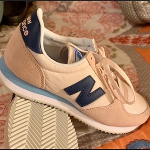 NWOB Women’s New Balance 620 Sneakers